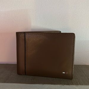 Tommy Hilfiger mens wallet leather